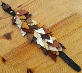 Beispiel für ein Lederarmband Beispiel für ein Lederarmband